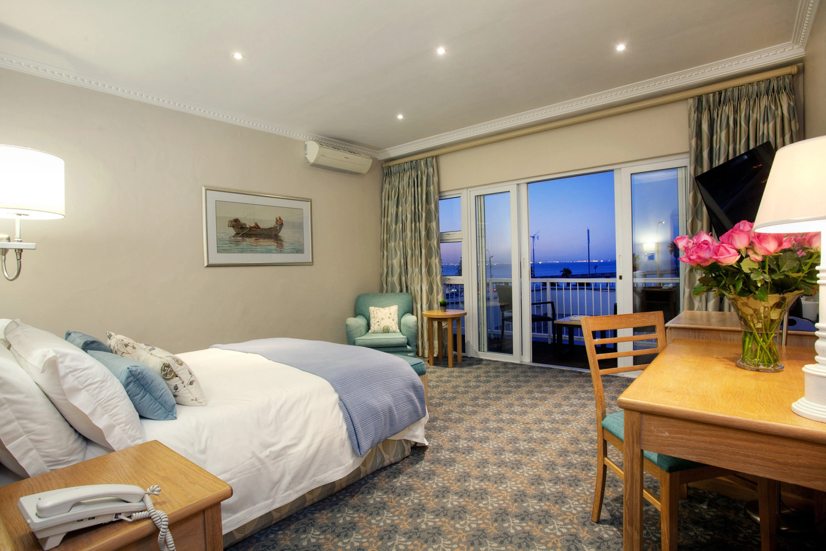 Photo - The Beach Hotel