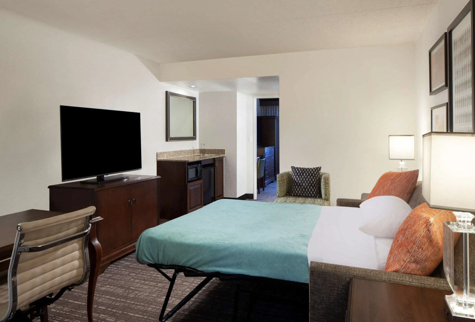 Photo - Embassy Suites by Hilton Philadelphia Airport