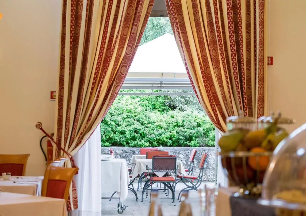 Photo - PHI Hotel Astoria