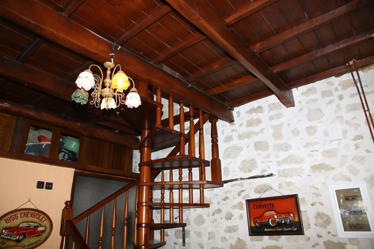 Photo - Traditional Cretan Houses,Agios Myronas