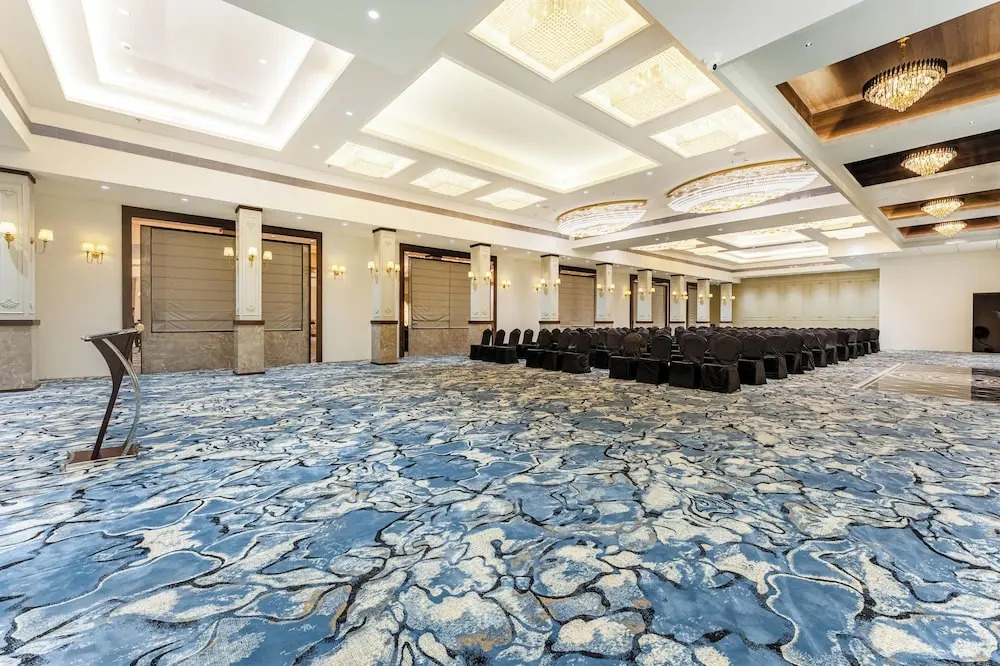 Photo - Treebo Premium Nagpur Automotive Square