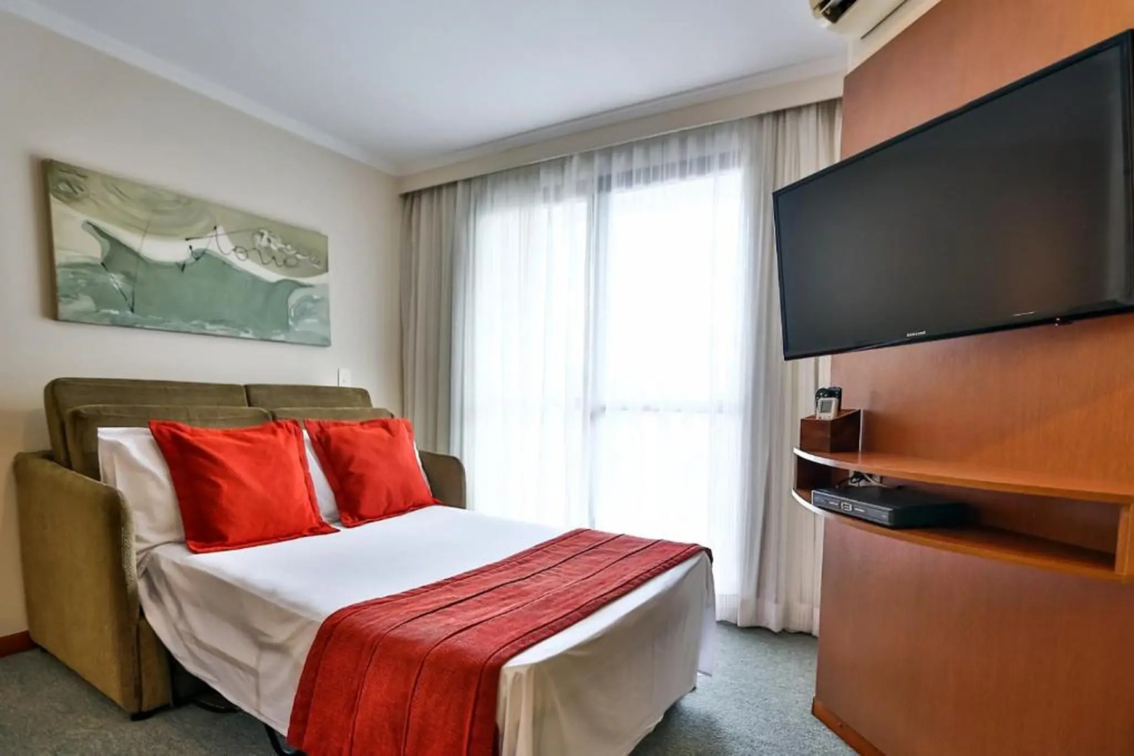 Photo - Quality Suites Vila Olimpia