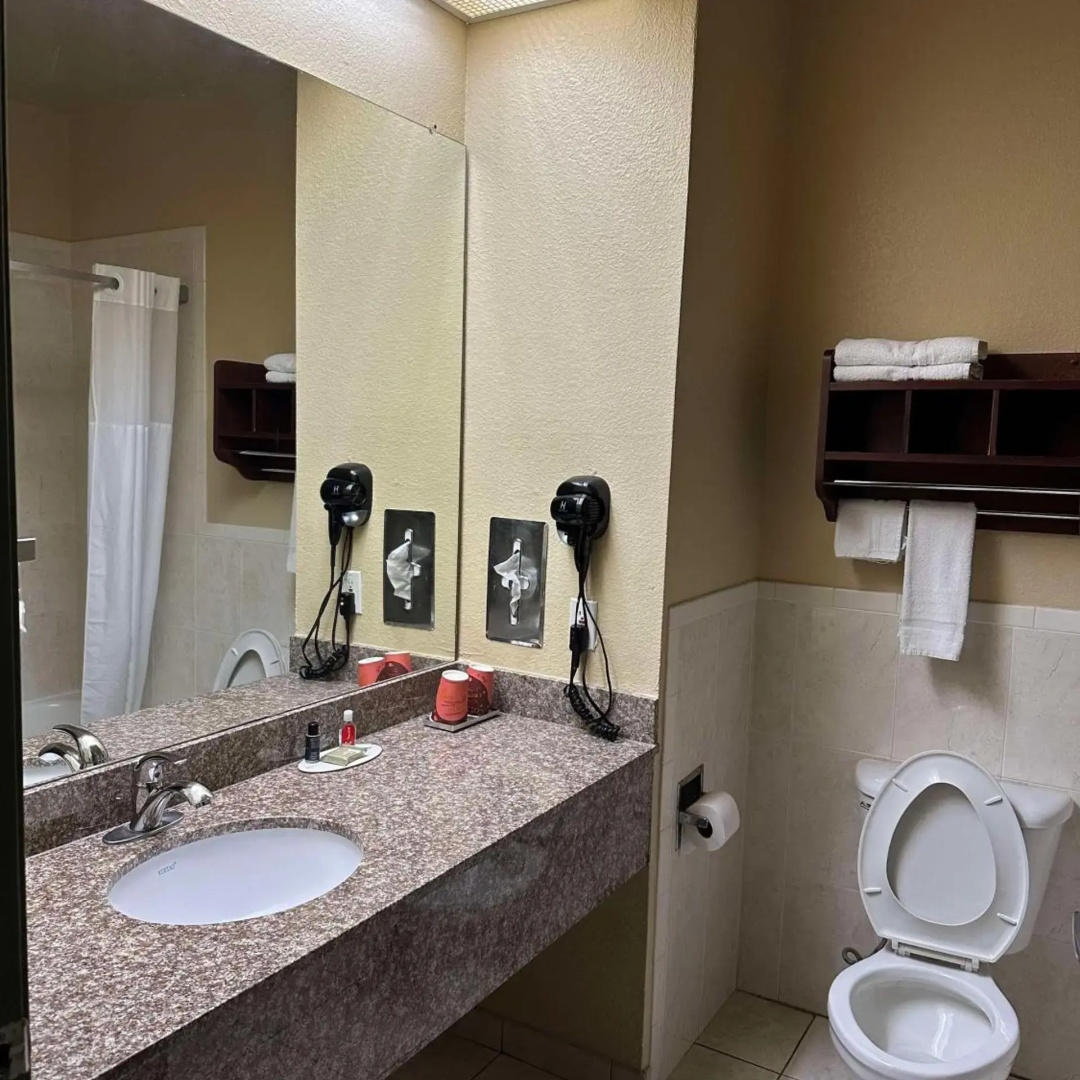 Photo - Red Lion Inn & Suites IAH Airport East