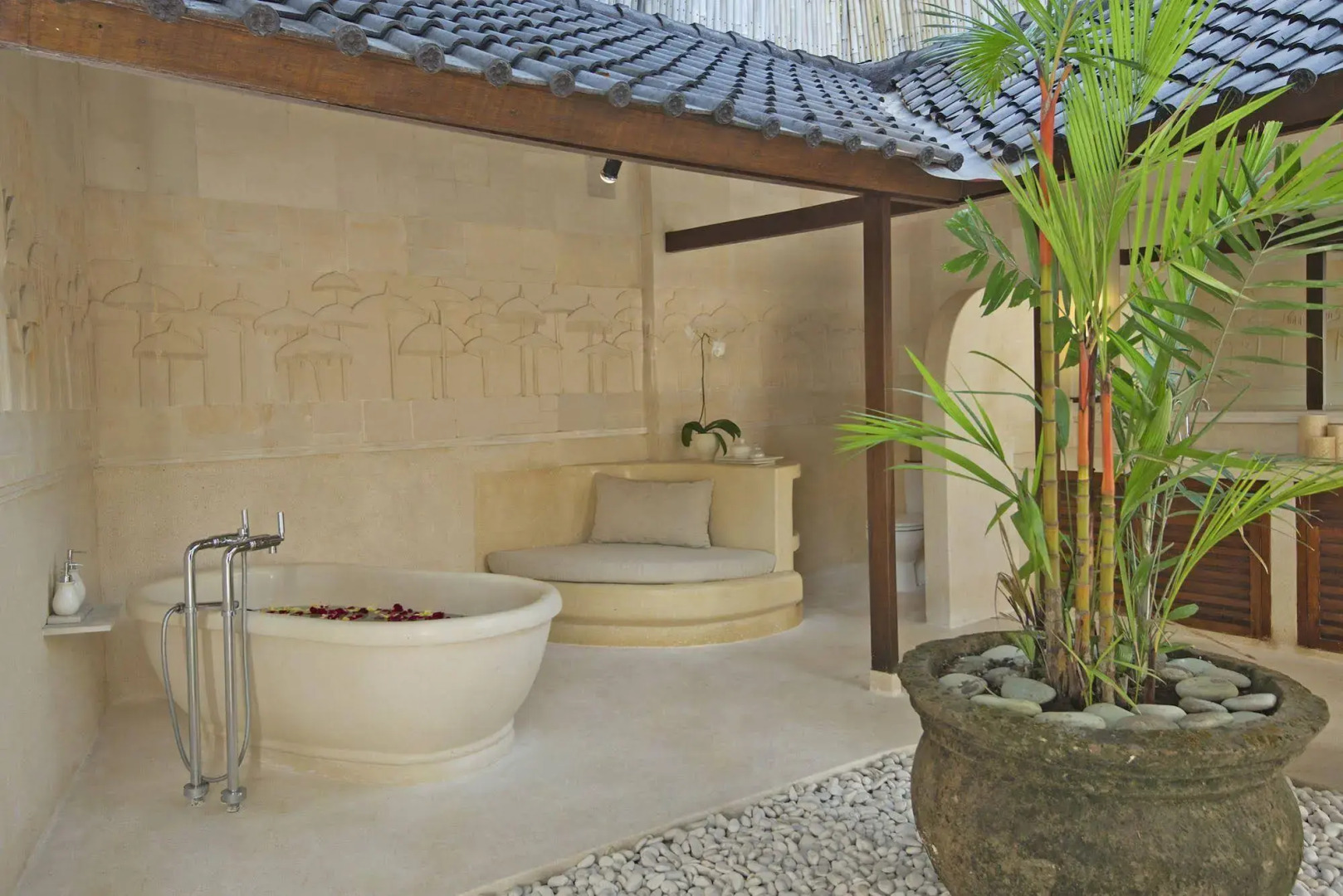 Photo - Villa Kori Bali Kubu, 9 people maximum, close to Seminyak Beach