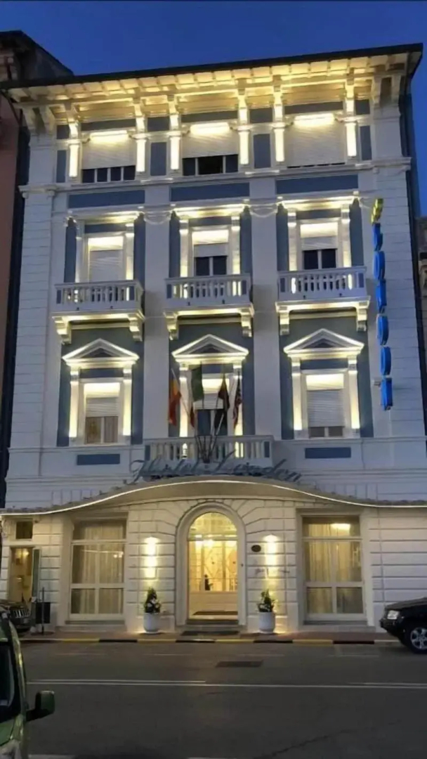 Photo - Hotel London