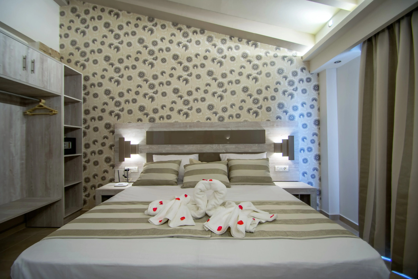 Photo - Paradise Apartments