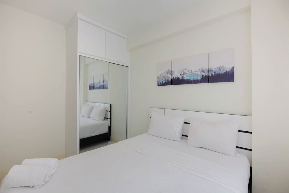 Modern Look 2BR at Podomoro Golf View Apartment