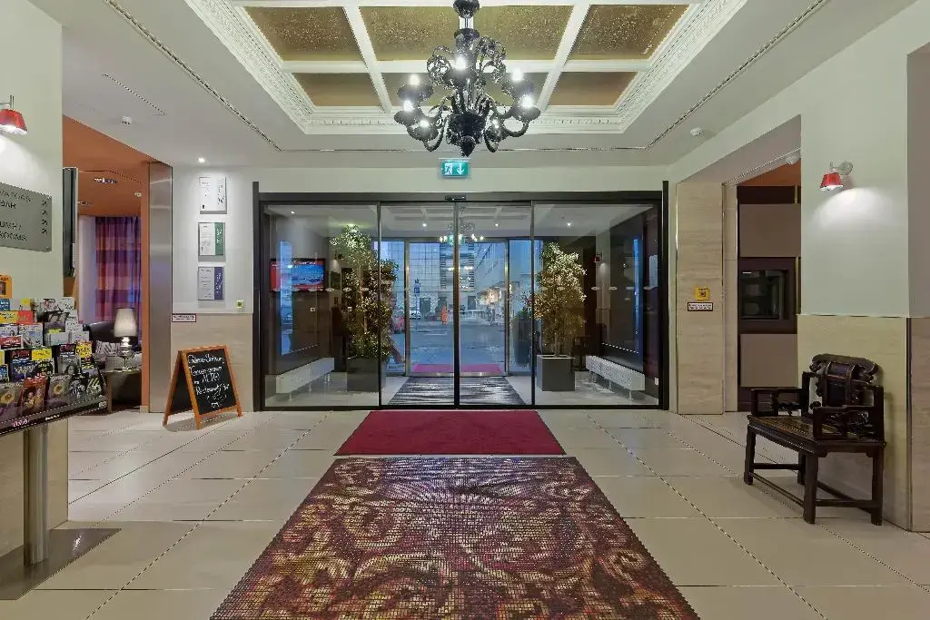 Photo - Adina Apartment Hotel Berlin Checkpoint Charlie