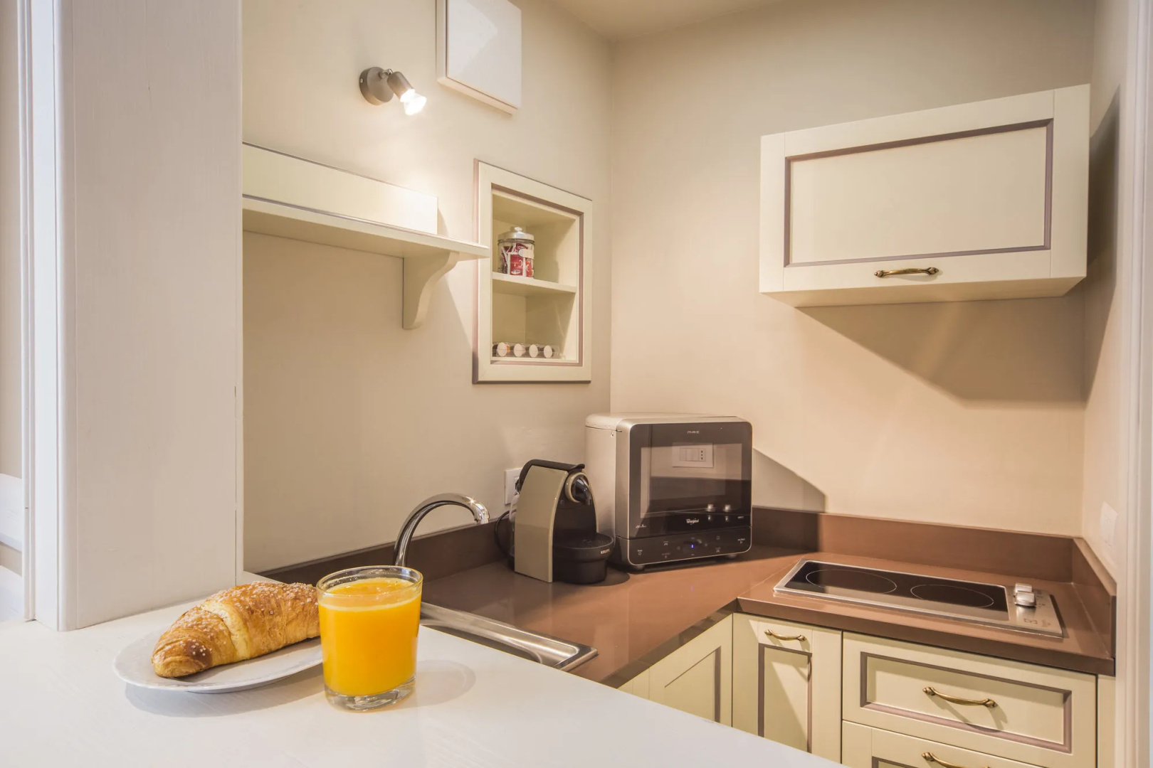 Photo - Lady Capulet Apartments