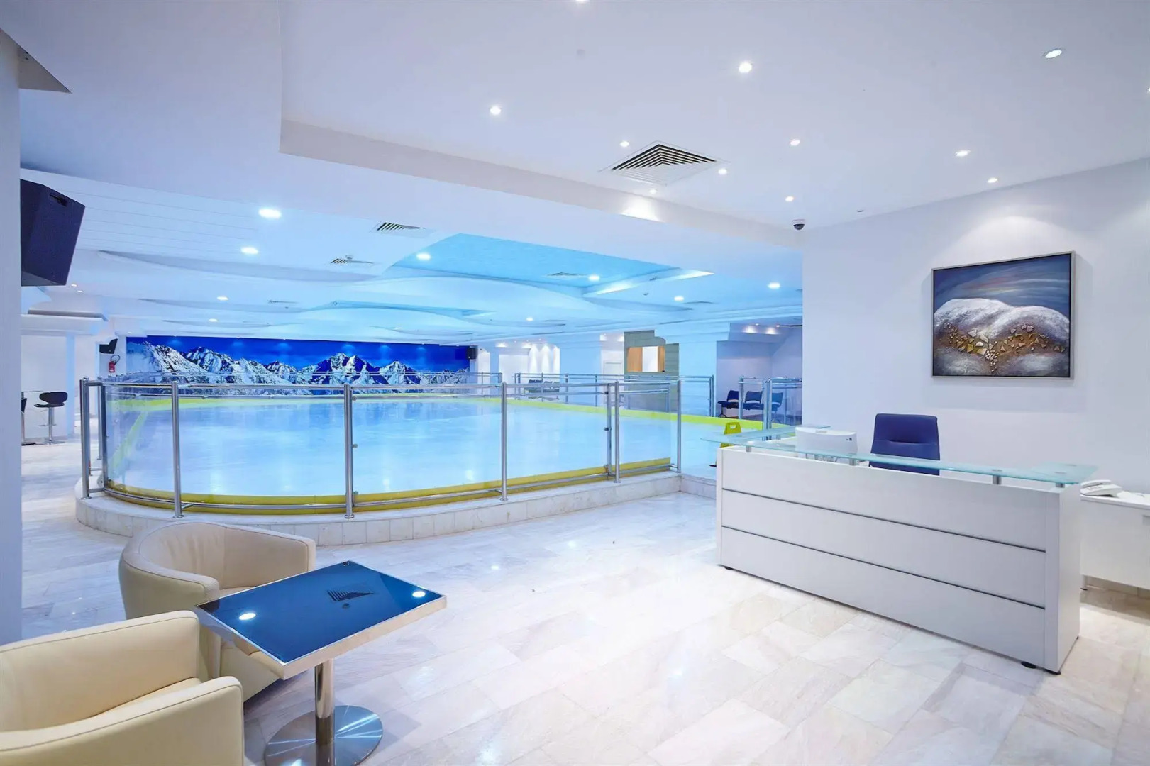 Photo - The Penthouse Suites Hotel