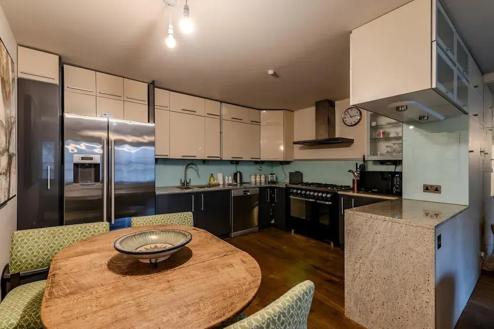 Photo - Beautiful Three Bedroom House in West London