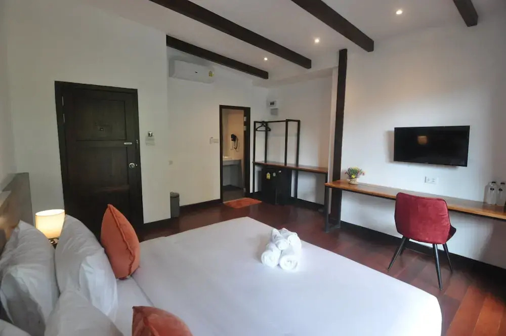 Photo - The Eight Ratvithi House