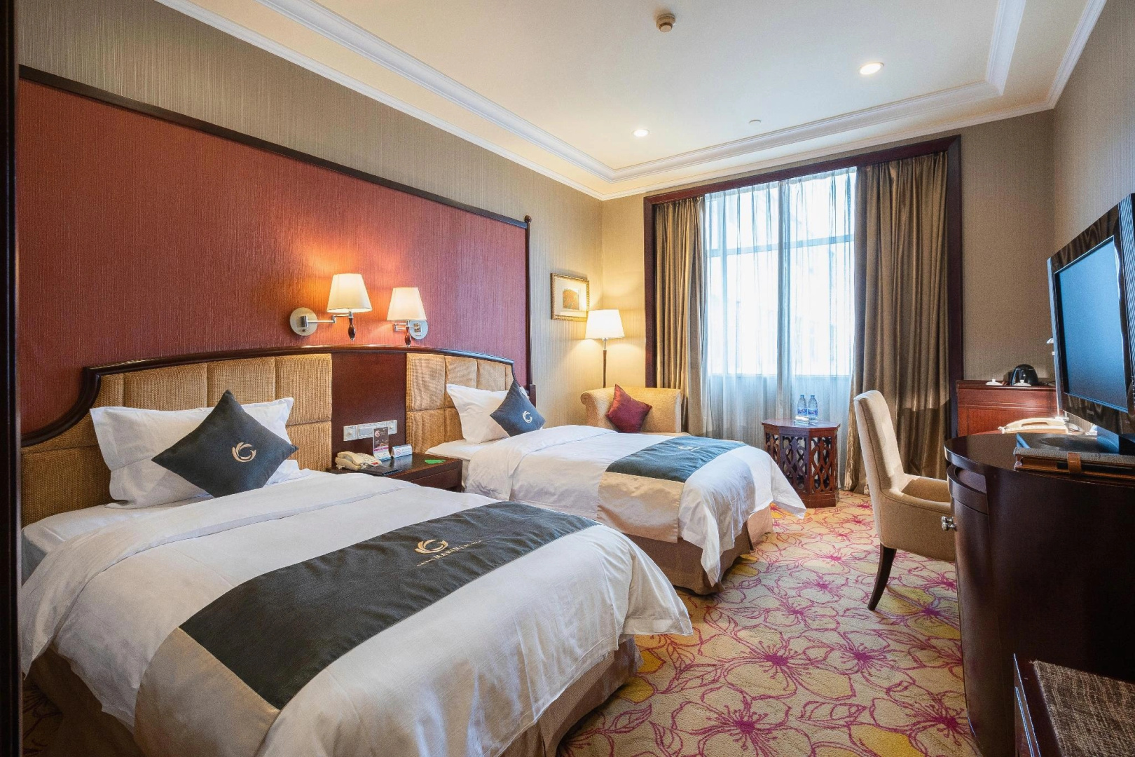 Photo - Royal Marina Plaza