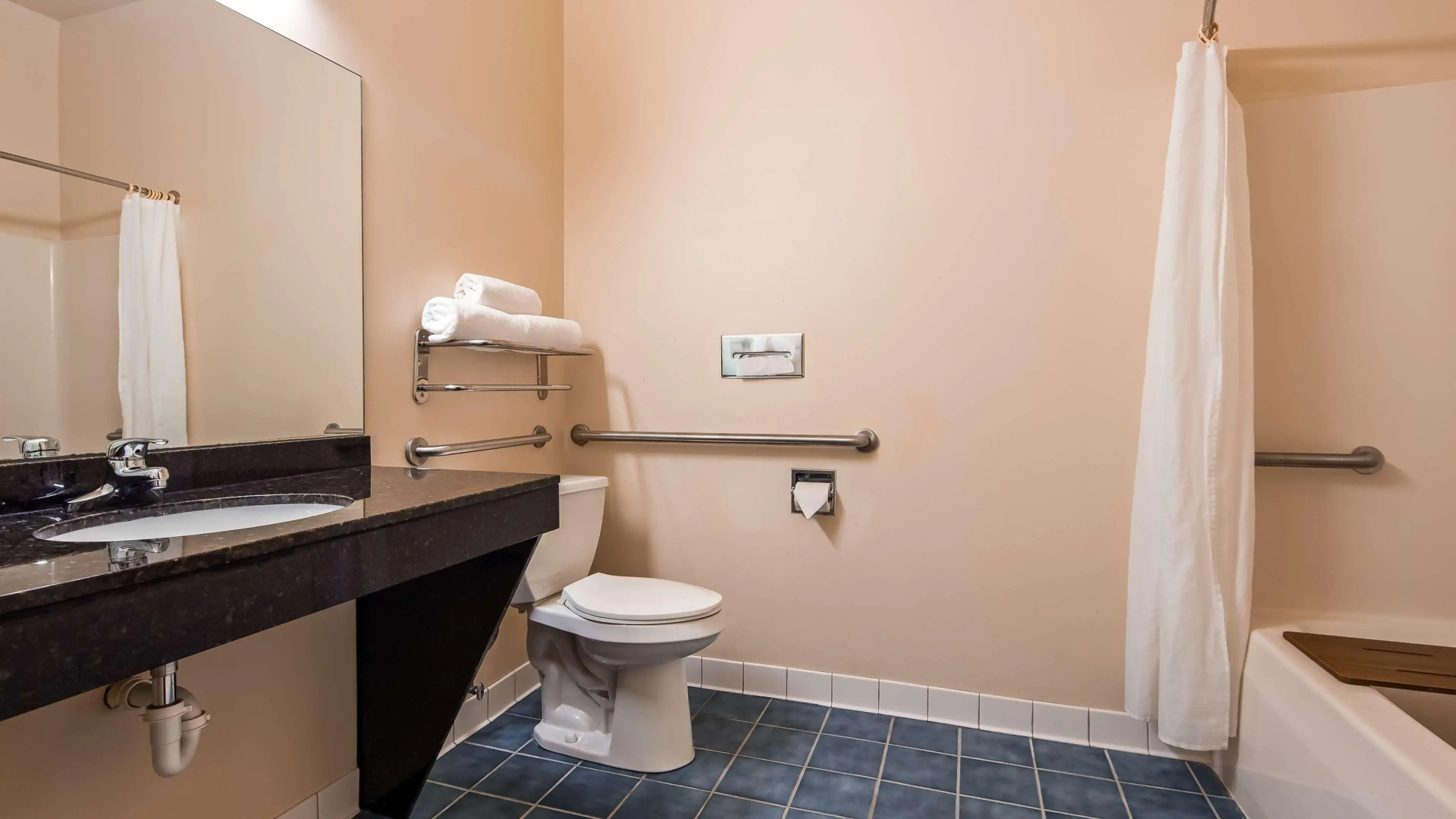 Photo - Best Western Clearlake Plaza