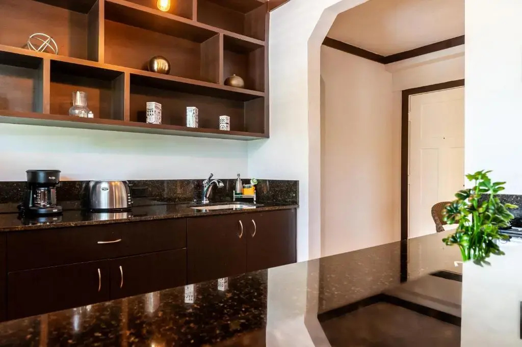 Photo - Lincoln Arms Suites