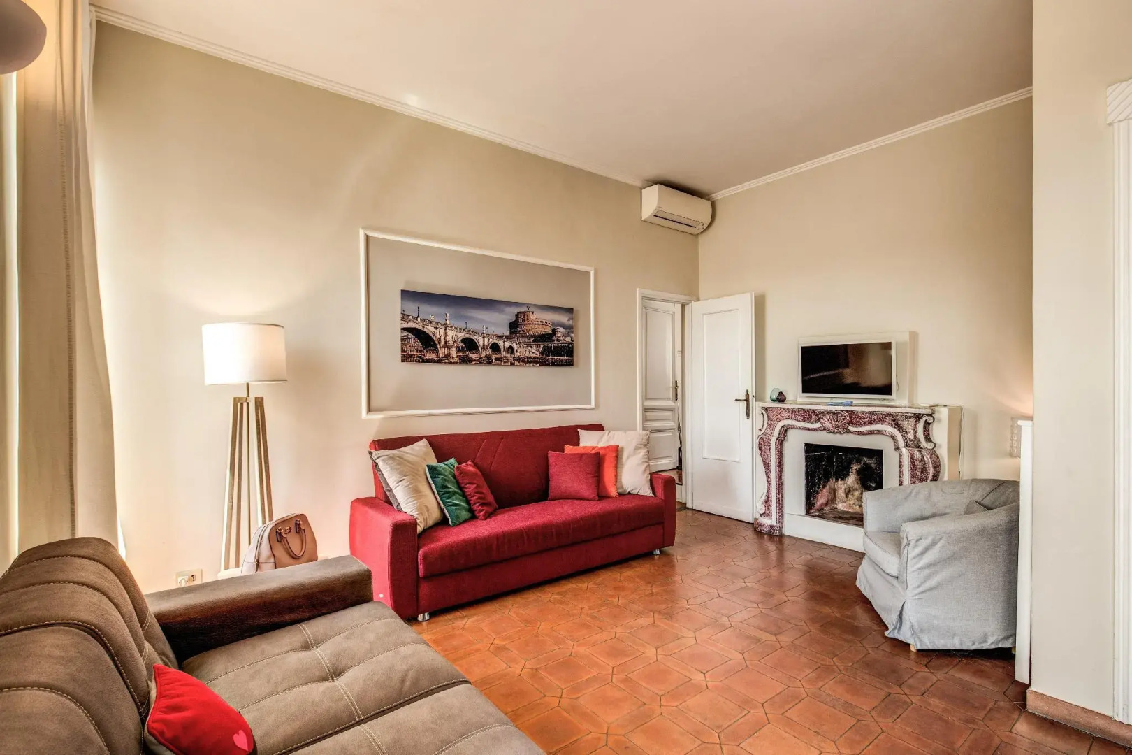 Photo - Tritone Top House