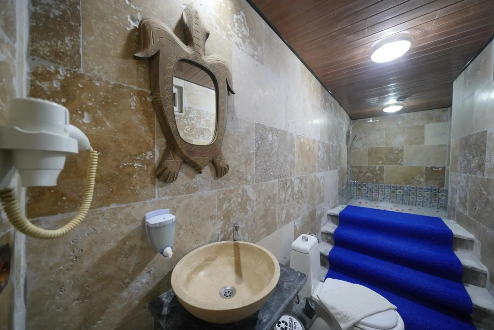 Photo - View Cave Hotel