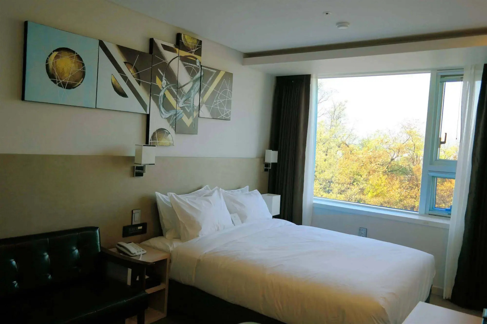 Photo - H Avenue Hotel