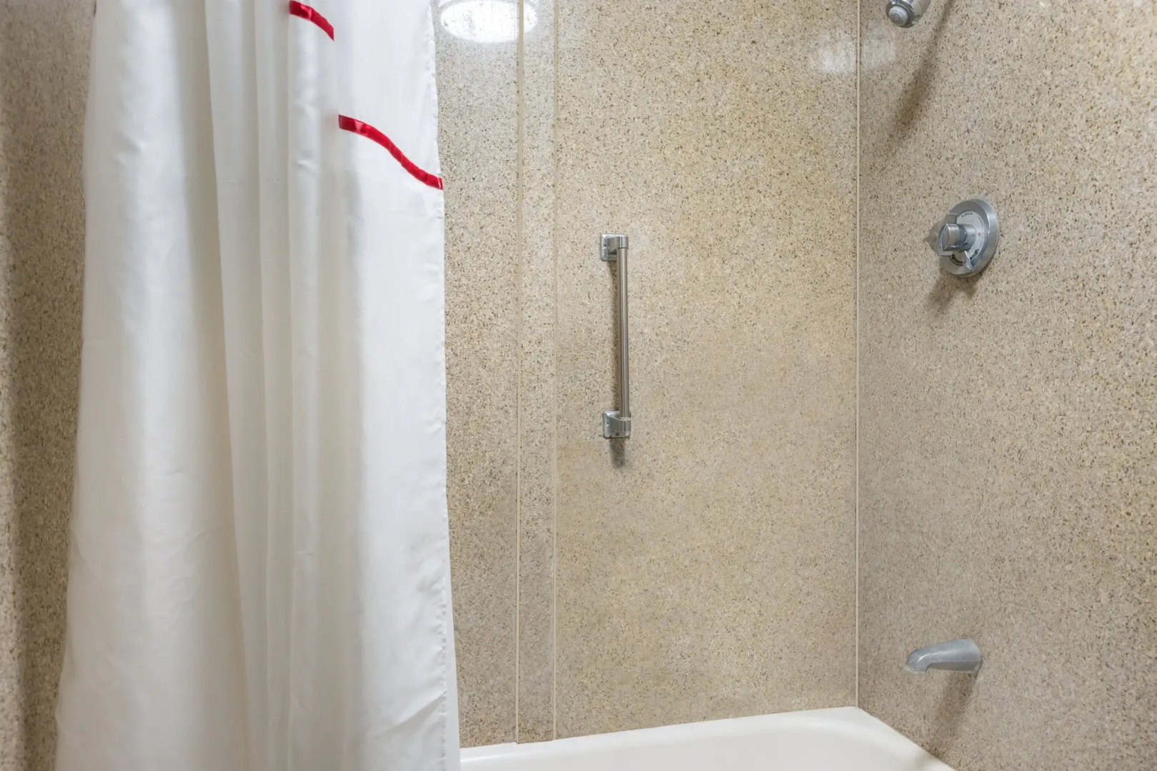 Photo - Red Roof Inn Savannah – Southside/Midtown