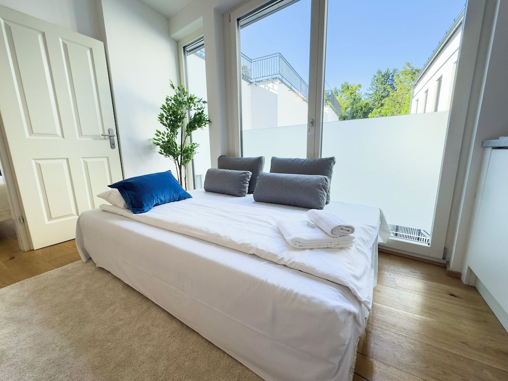 Photo - Hillside Living Vienna