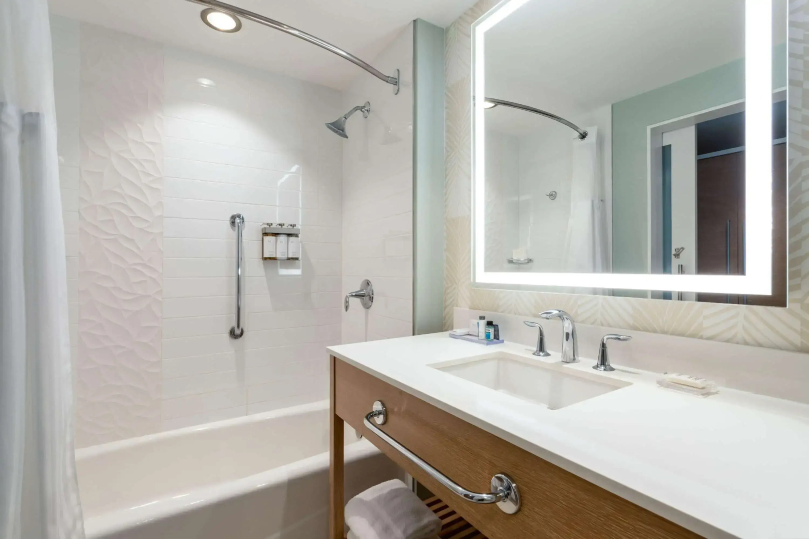 Photo - Wyndham Grand Clearwater Beach