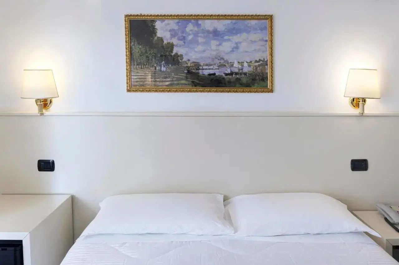 Photo - International Hotel & Suite