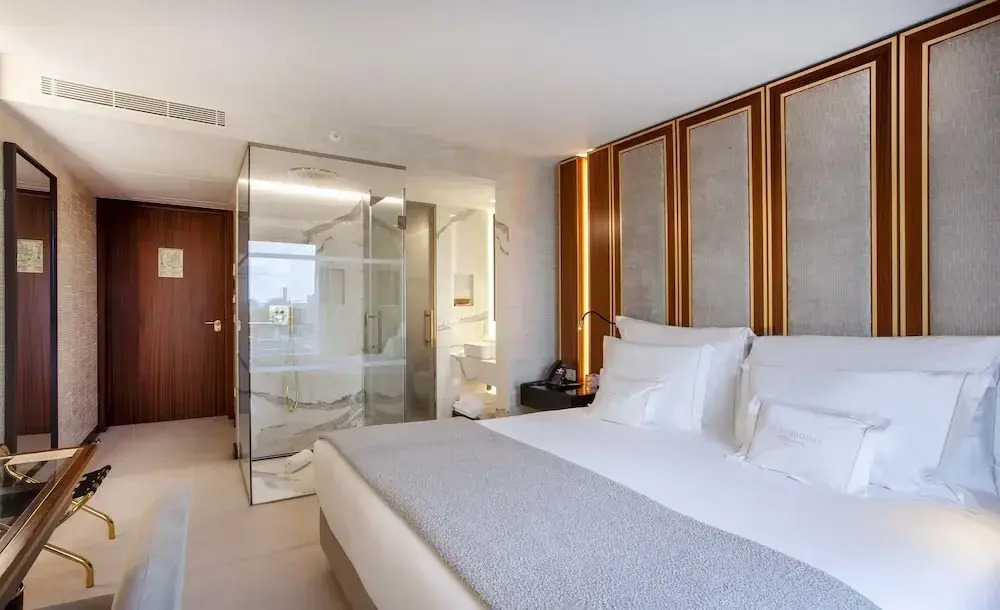 Photo - Wine & Books Porto Hotel - Small Luxury Hotels Of The World