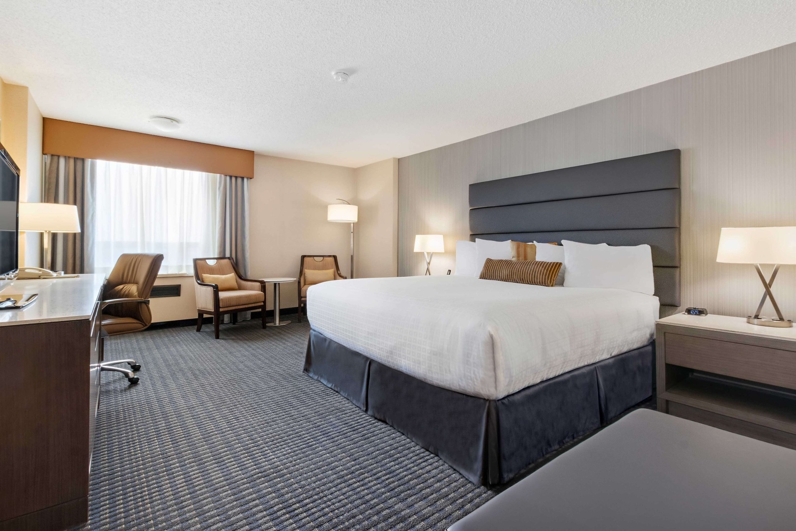 Photo - Best Western Premier Calgary Plaza Hotel & Conference Centre