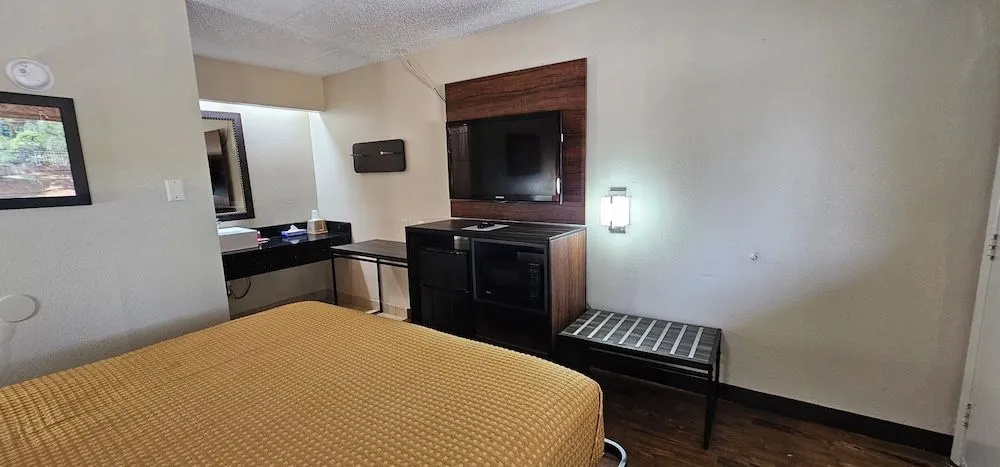 Photo - Econo Lodge Charlotte Airport