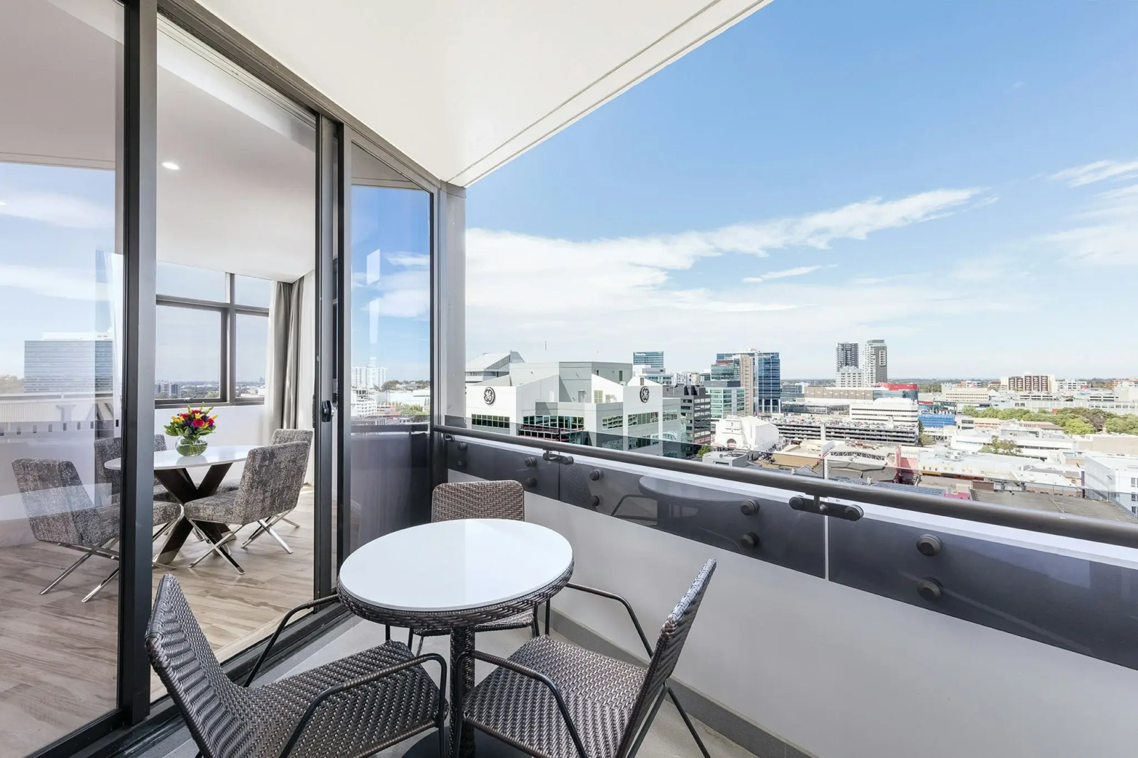 Photo - Meriton Suites Church Street, Parramatta