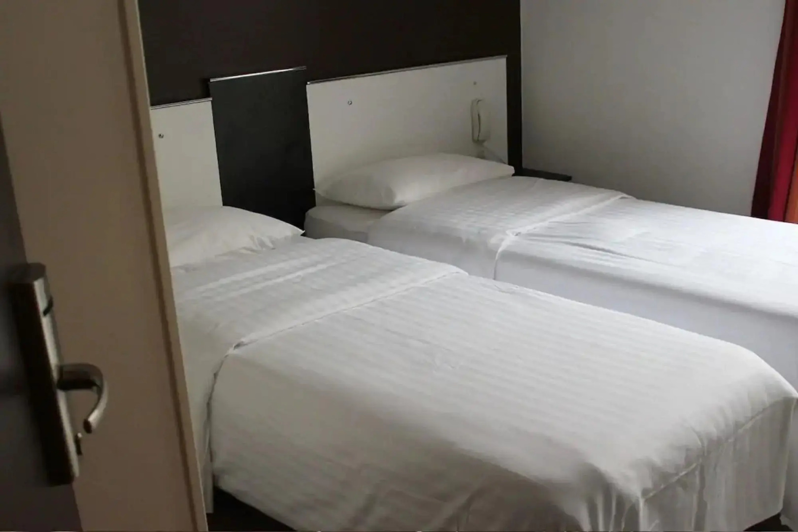 Photo - Royal Wagram