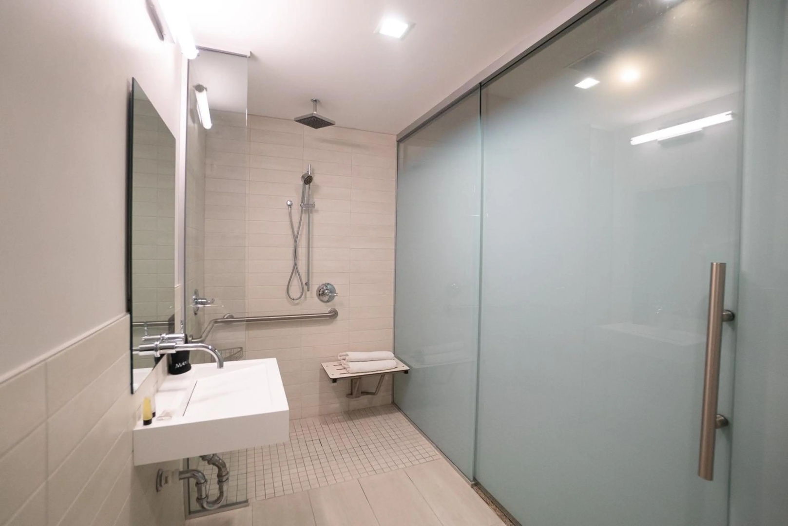 Photo - SOVA Micro-Room & Social Hotel