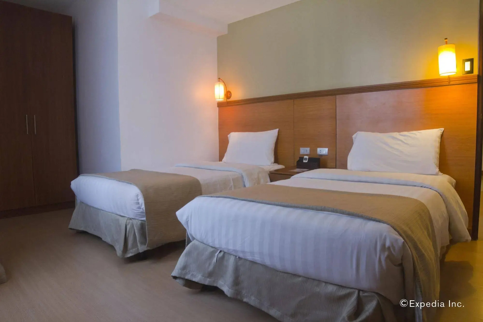 Photo - The Malayan Plaza Hotel