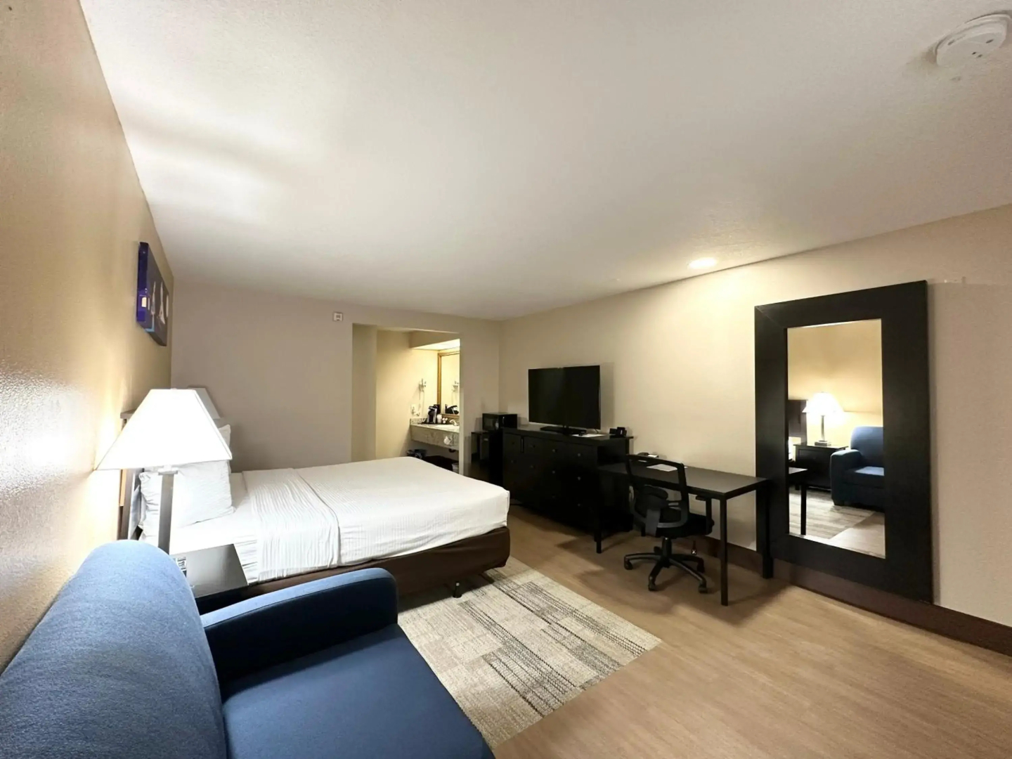 Photo - Stanford Inn & Suites Anaheim