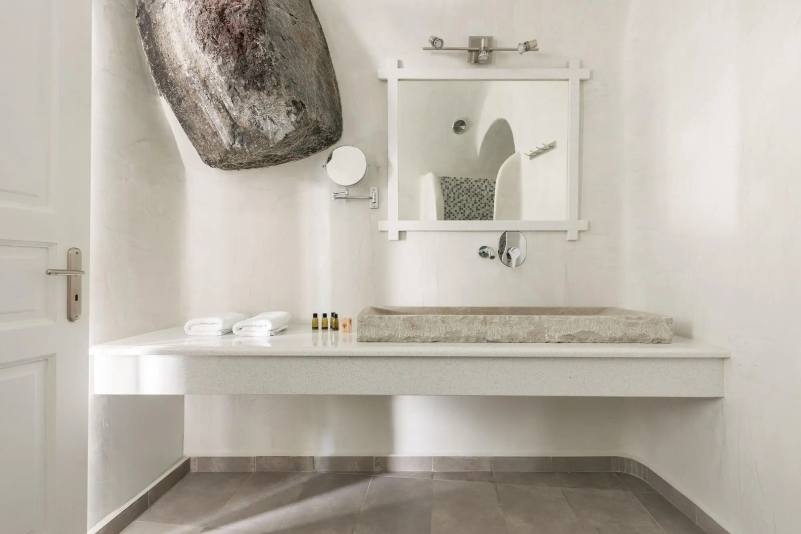 Photo - Vallas Apartments & Villas