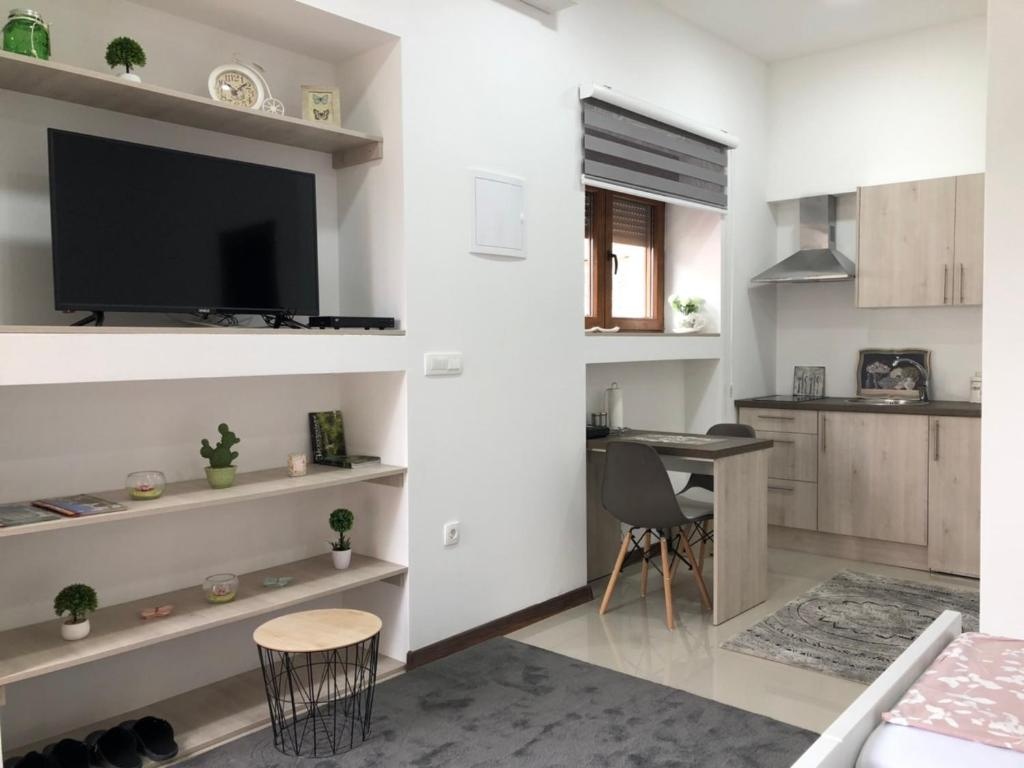 Studio apartment in Old Town- with parking