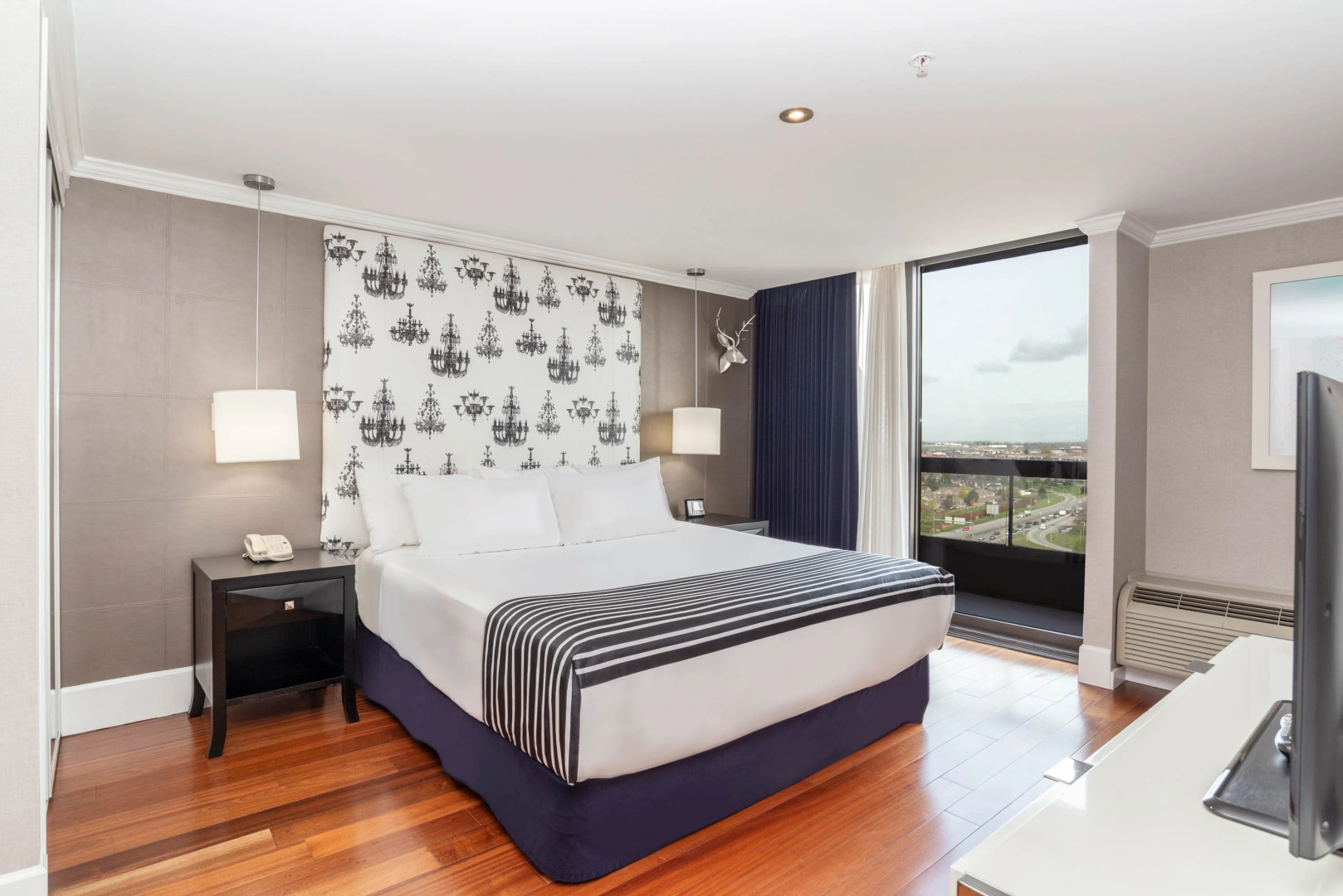 Photo - Sandman Signature Vancouver Airport Hotel & Resort