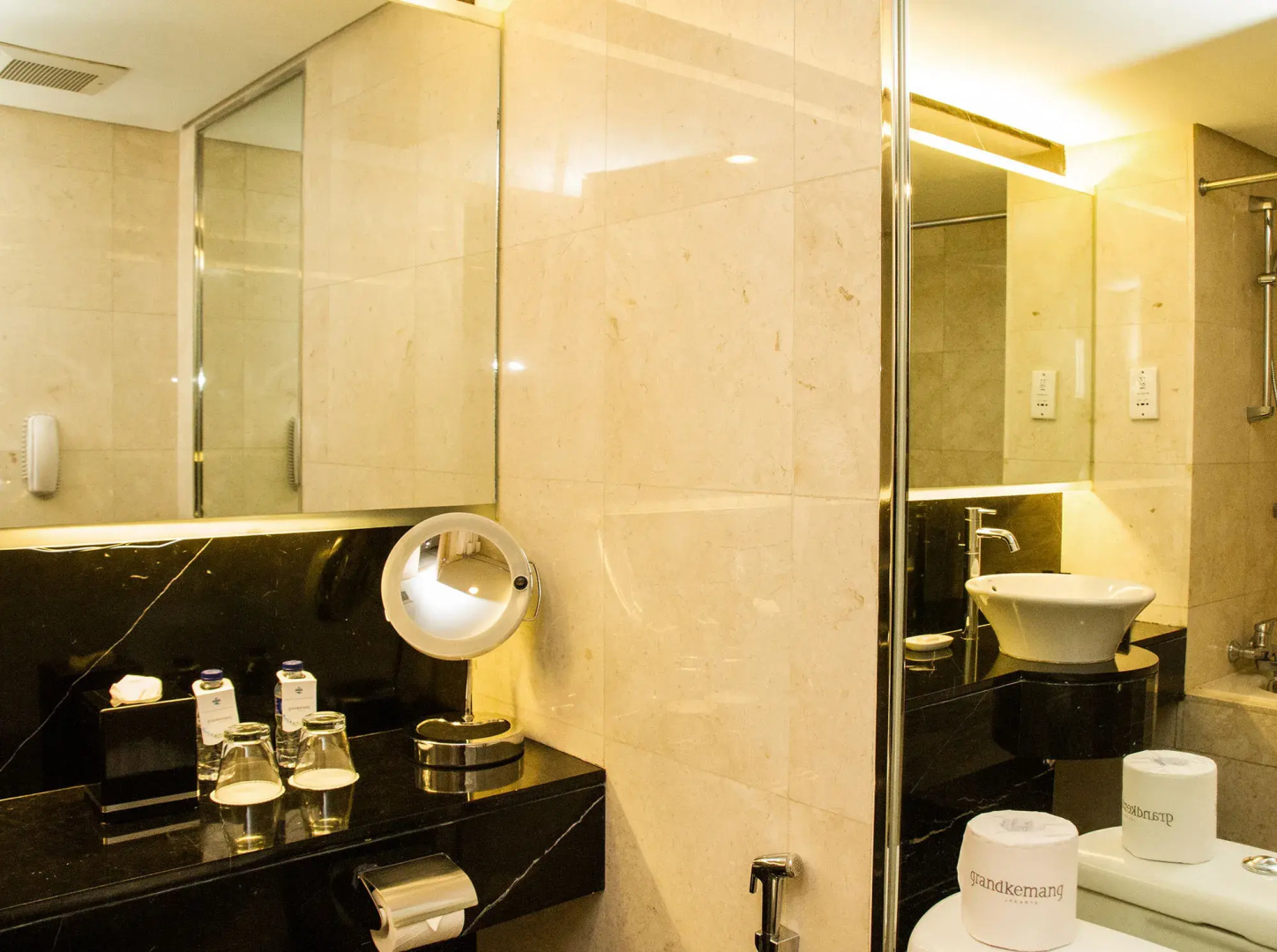 Photo - Grandkemang Hotel