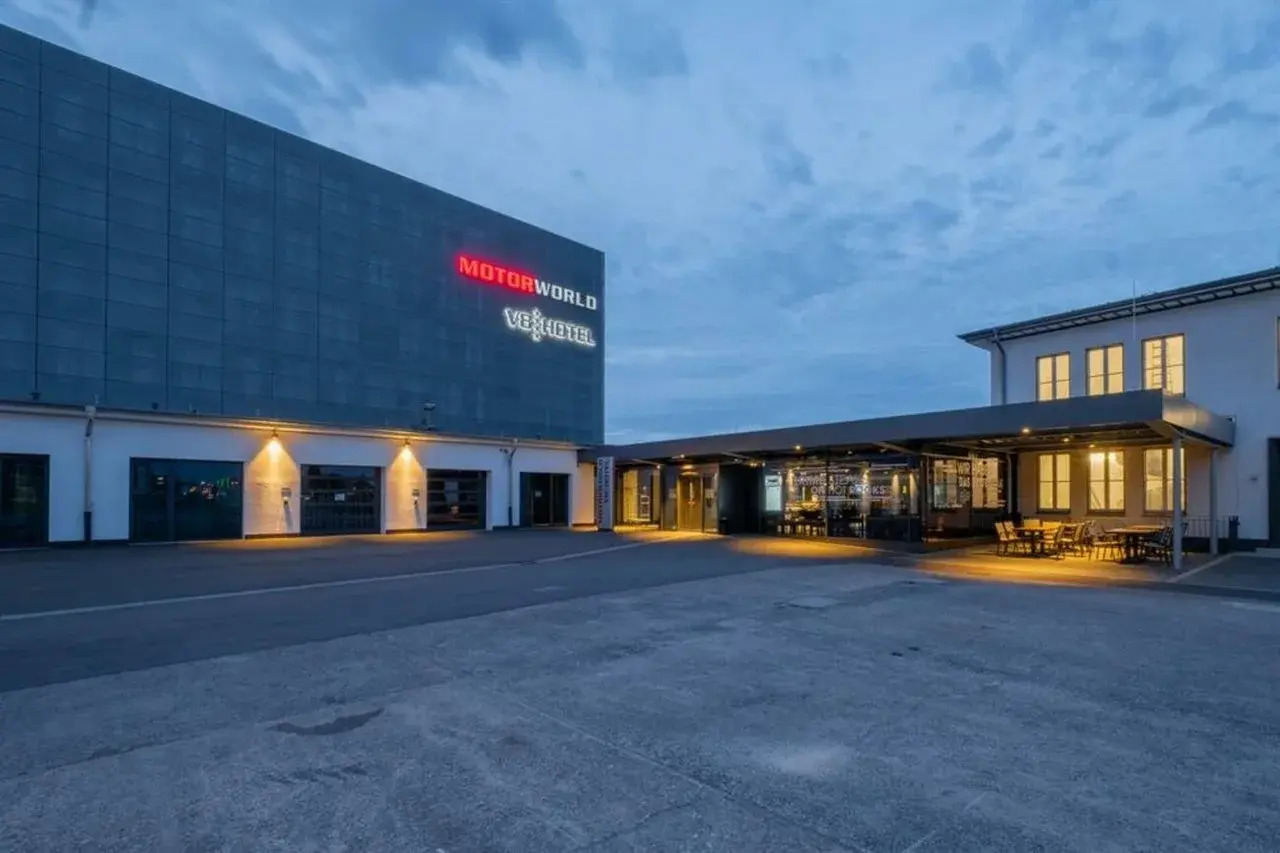 Foto - V8 Hotel Köln at MOTORWORLD