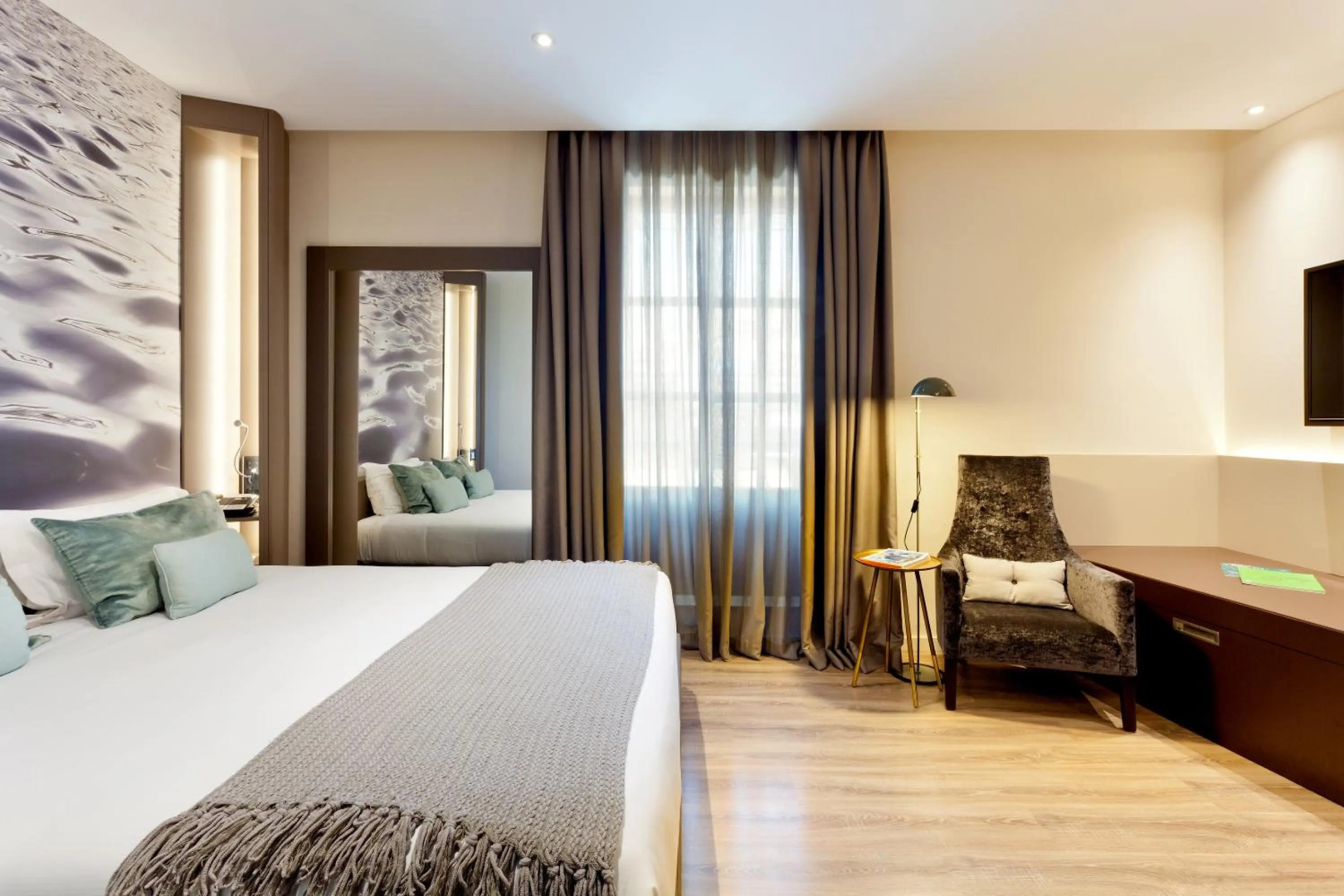 Photo - Harbour Plaza North Point