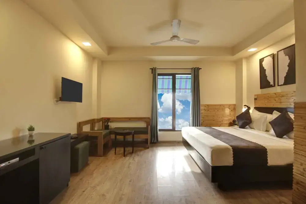 Photo - Saltstayz Select - Nehru Place & New Friends Colony