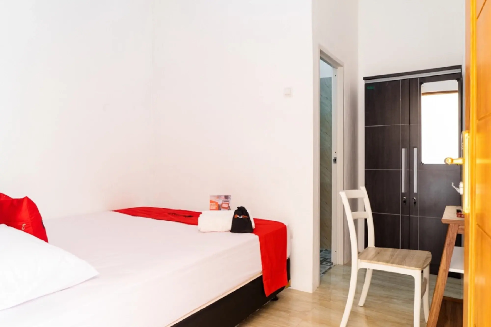 Photo - RedDoorz near Cipinang Indah Mall