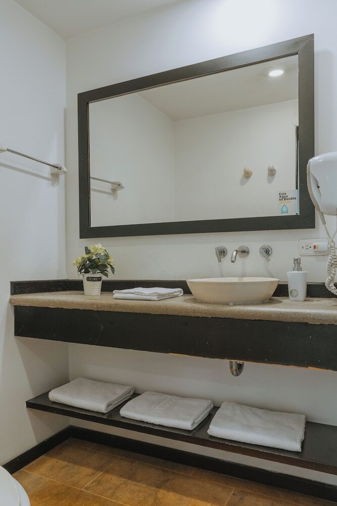 Photo - Travelers Orange Suites