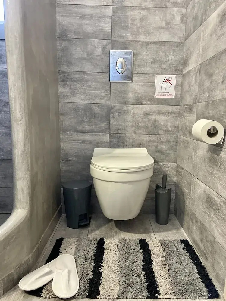 Photo - Aeron Suites