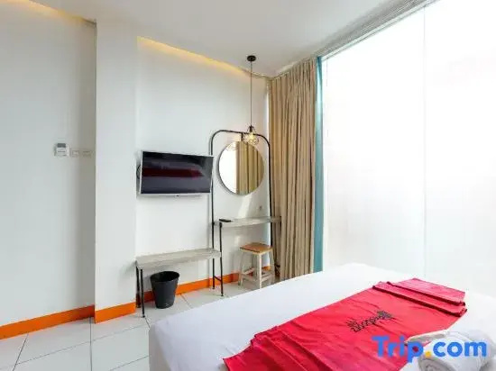 Foto - RedDoorz near Mangga Dua Mall