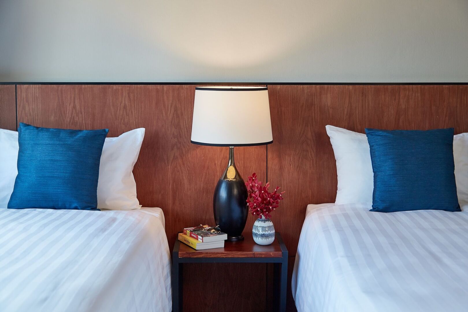 Photo - W22 by Burasari