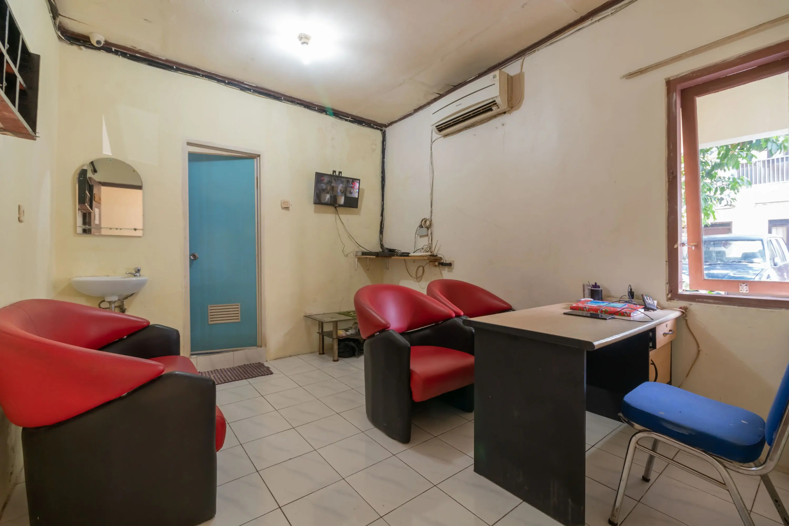 Foto - RedDoorz near Pondok Indah Water Park