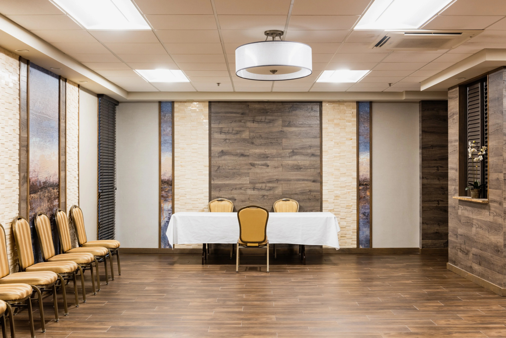 Photo - Holiday Inn Newark International Airport by IHG