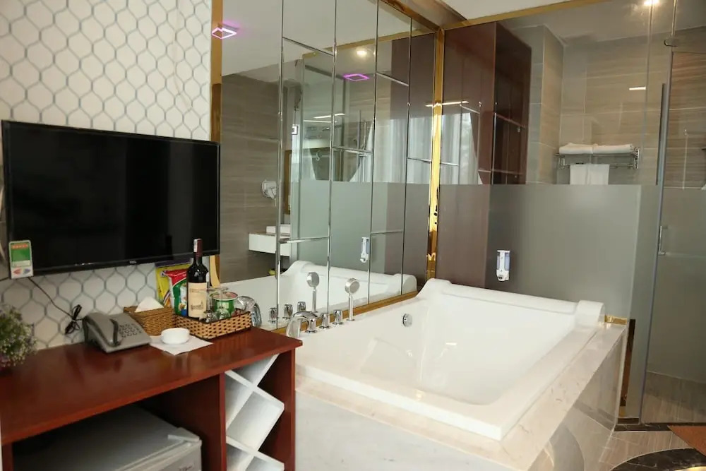 Foto - Hồng Bảo Thạch