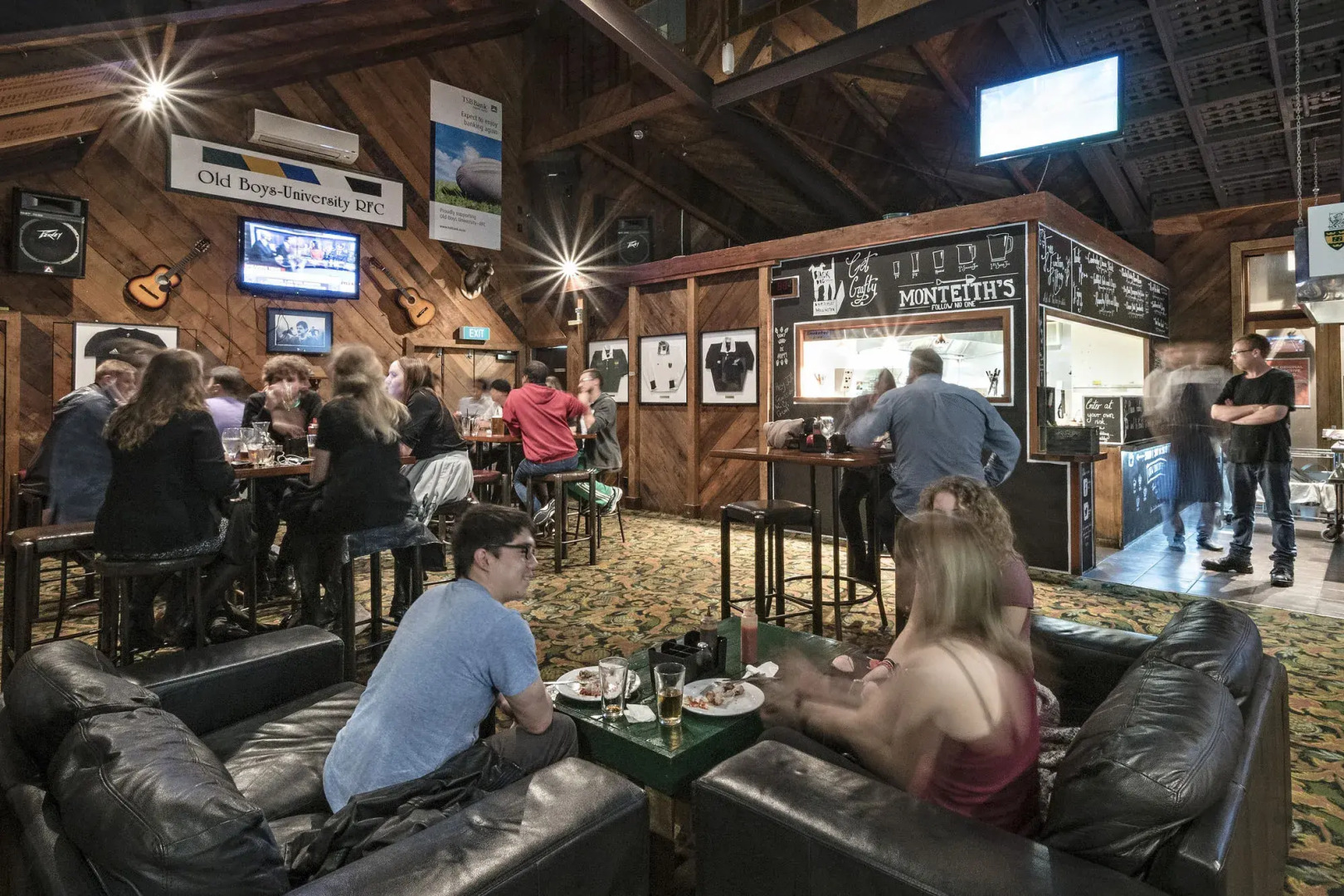 Photo - The Cambridge Hotel & Backpackers